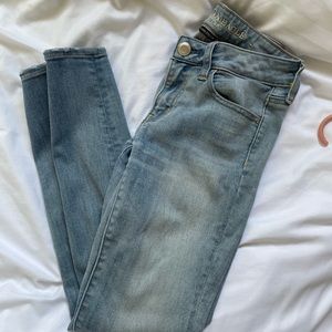 American eagle light wash low rise jeans